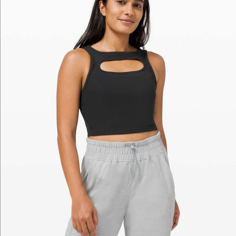 NWT LA front cut-out crop tank